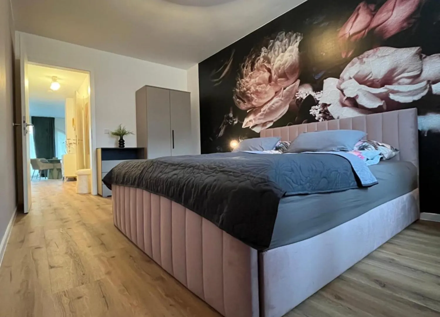 Aner 3 Deluxe Apartment Pepe Dresden Germany